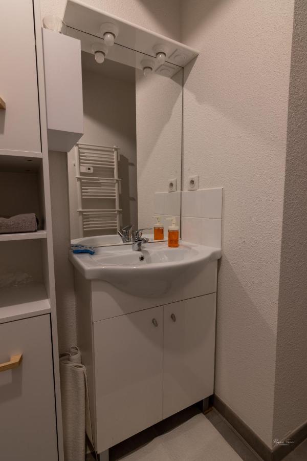 Magnifique Appartement Renove Dans Residence Saumur Ngoại thất bức ảnh